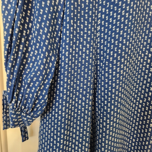 Velvet By Graham And Spencer Marnita Dress Blue White Print Lightweight Large - Picture 8 of 16